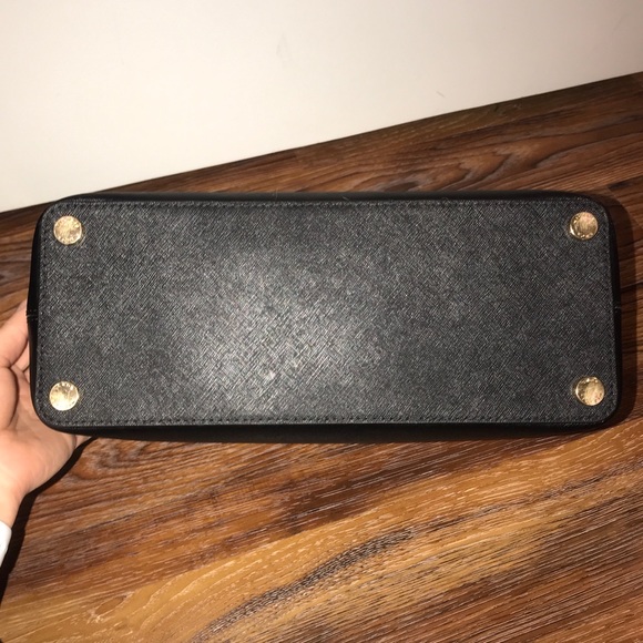 MICHAEL KORS Hailee Satchel - Picture 8 of 8